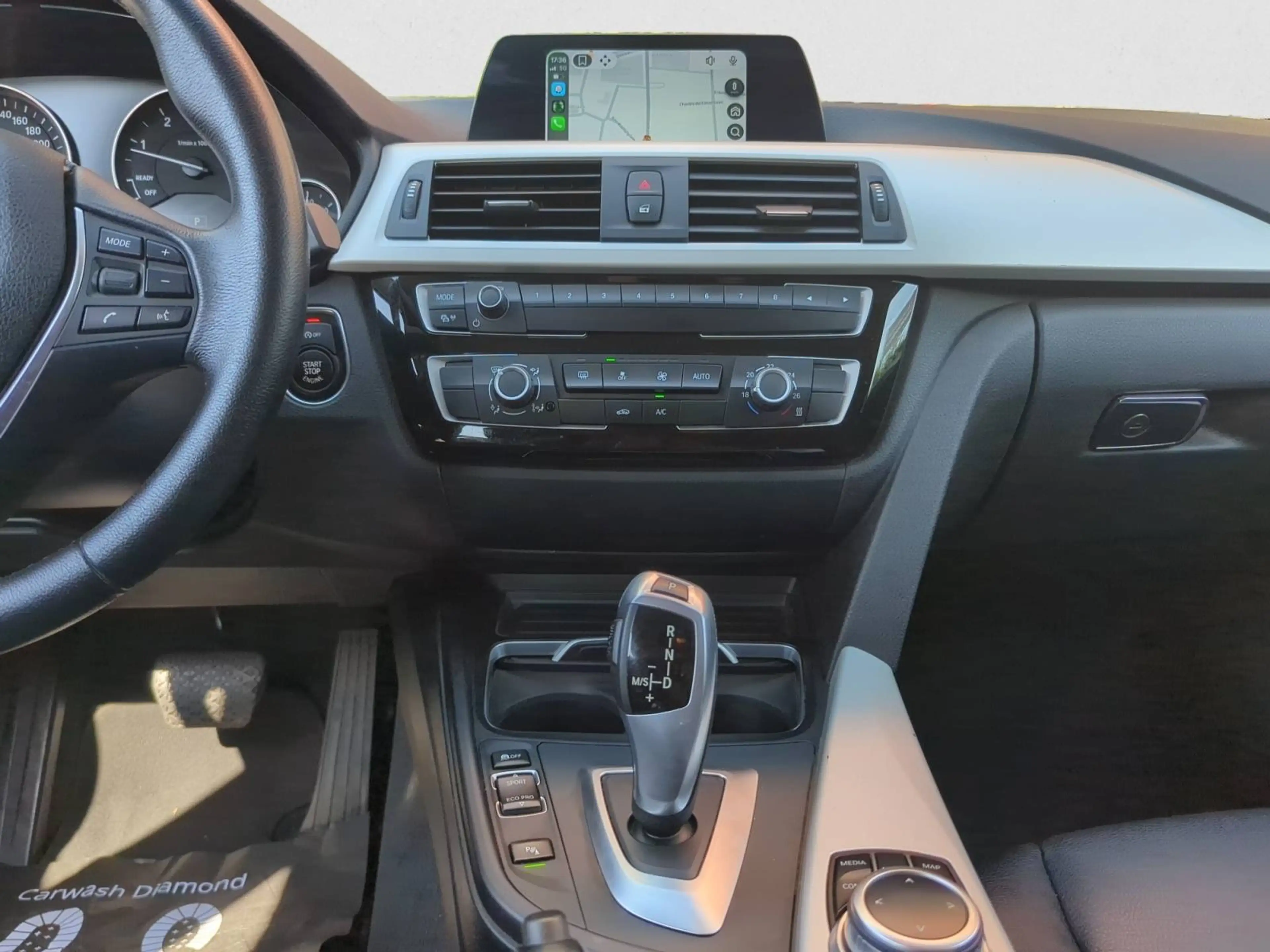 BMW 316 Touring / Automatic / Carplay / Android Auto — photo 11