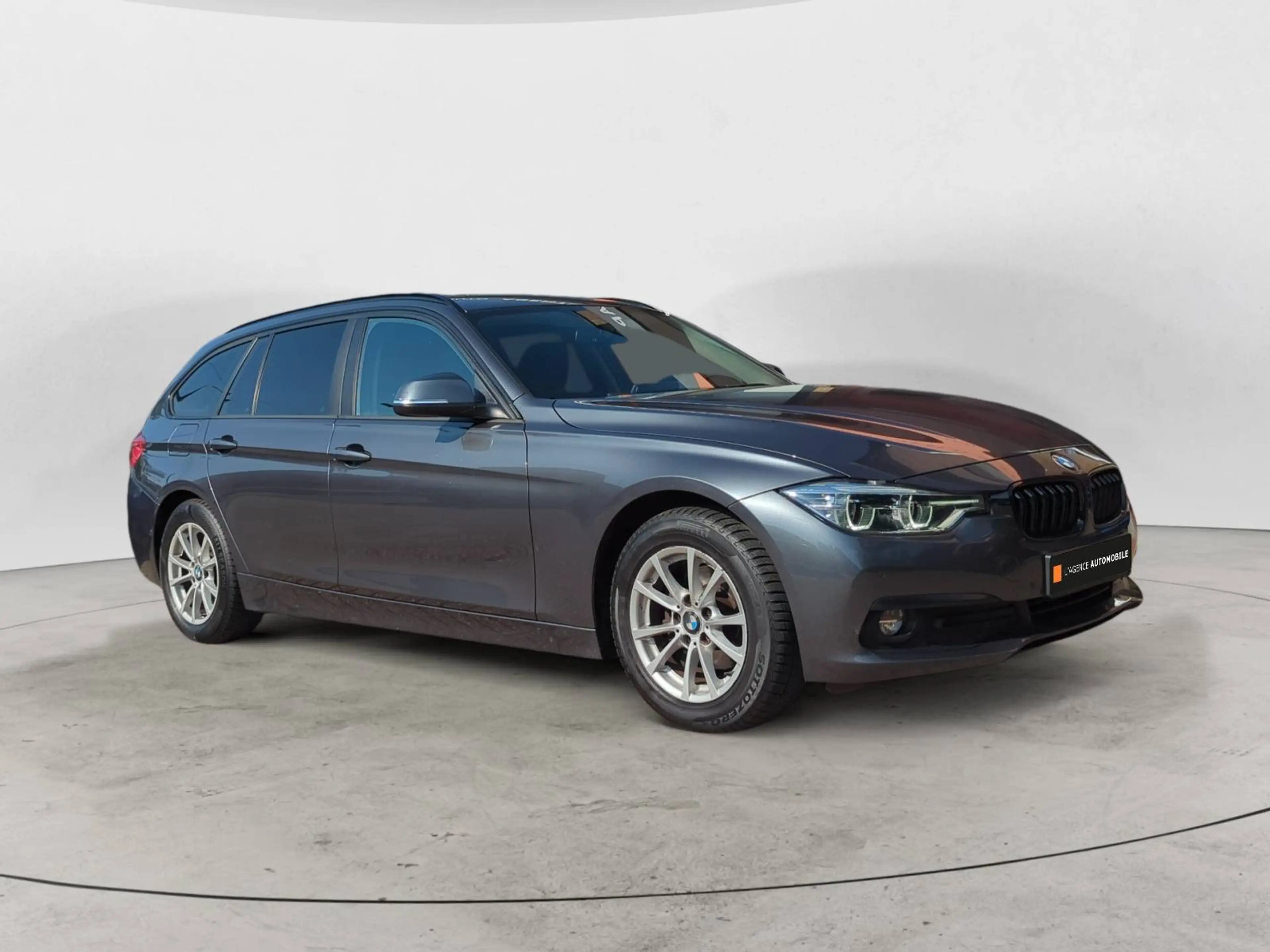 BMW 316 Touring / Automatic / Carplay / Android Auto — photo 7