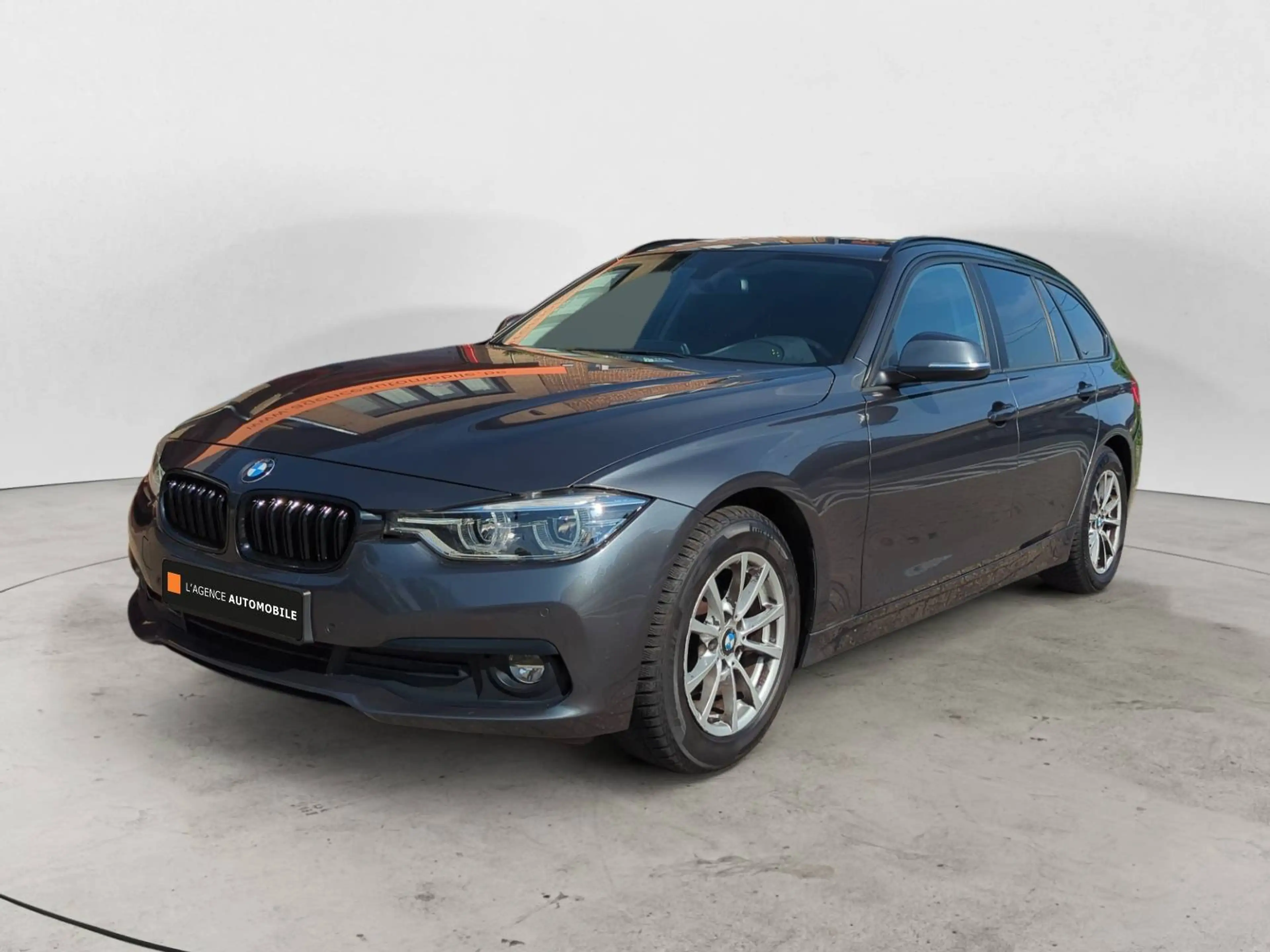 BMW 316 Touring / Automatic / Carplay / Android Auto — photo 2
