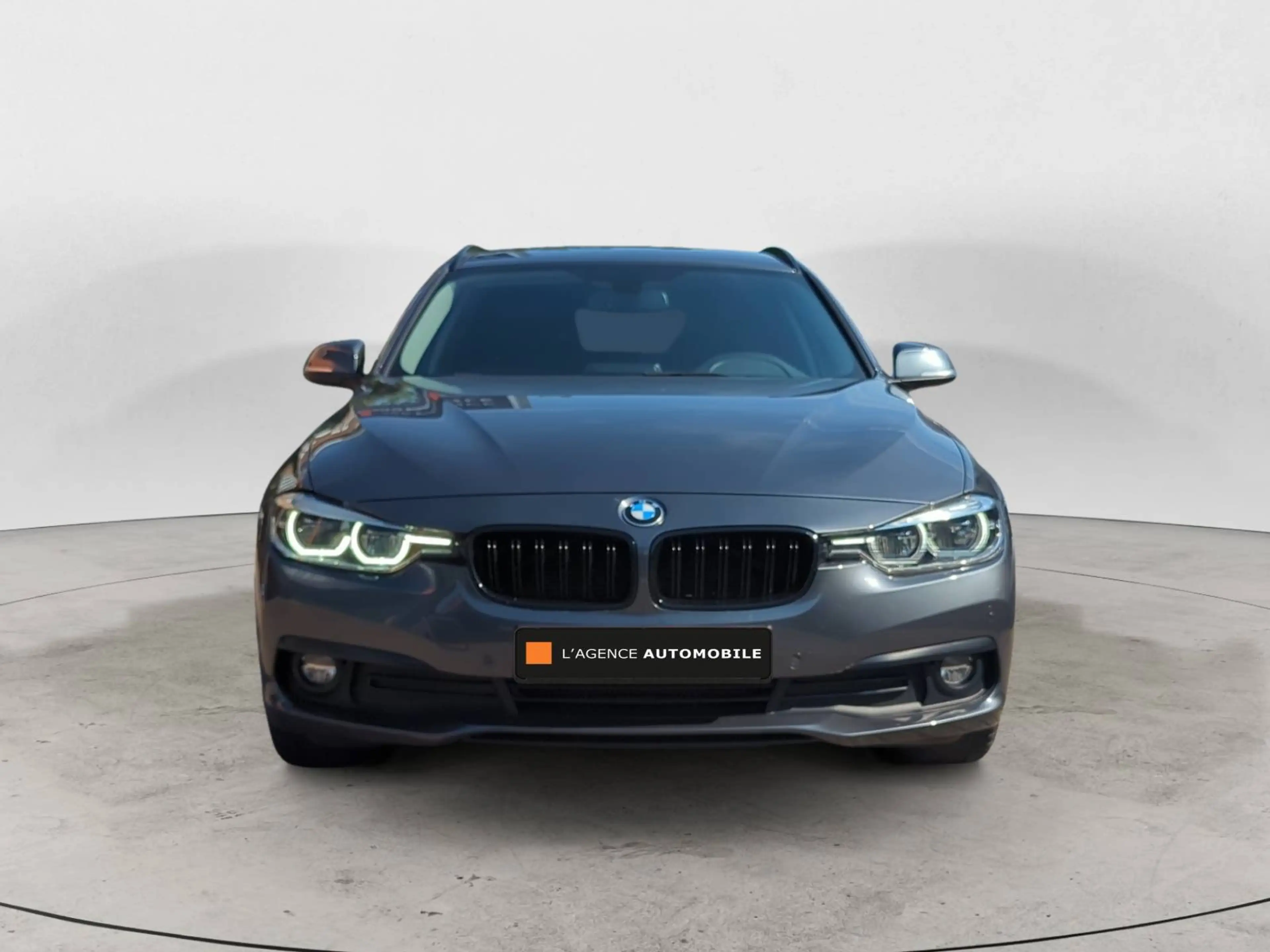 BMW 316 Touring / Automatic / Carplay / Android Auto — photo 8