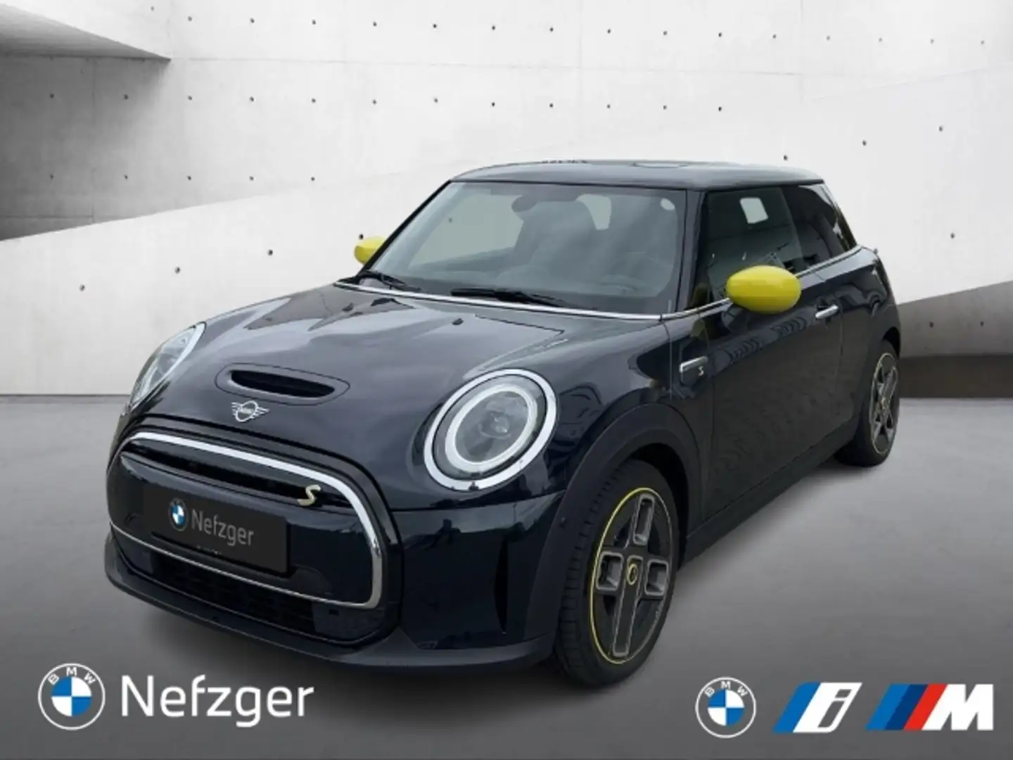 MINI Cooper SE bringt Fahrspaß nach Hause, ab 1,99% eff. Schwarz - 1