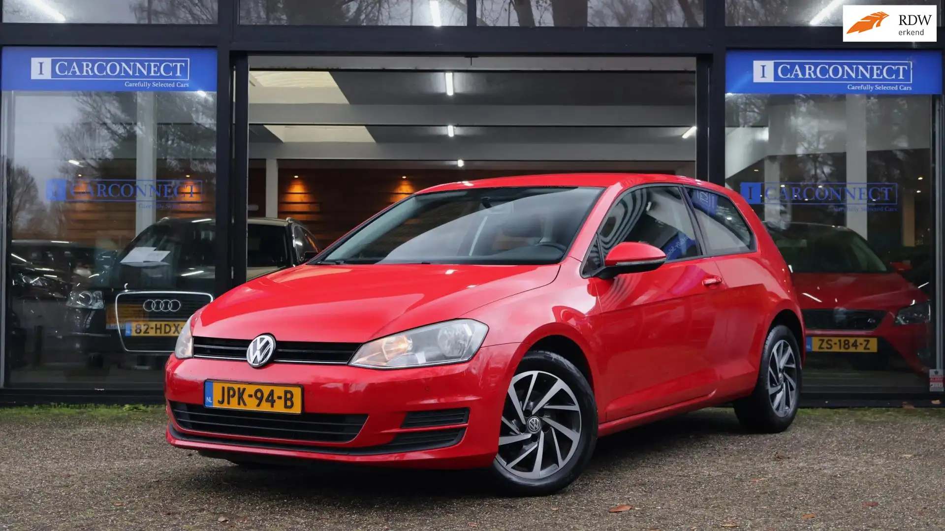 Volkswagen Golf 1.2 TSI 86pk|PDC|LM.velgen|Nette auto Rood - 1