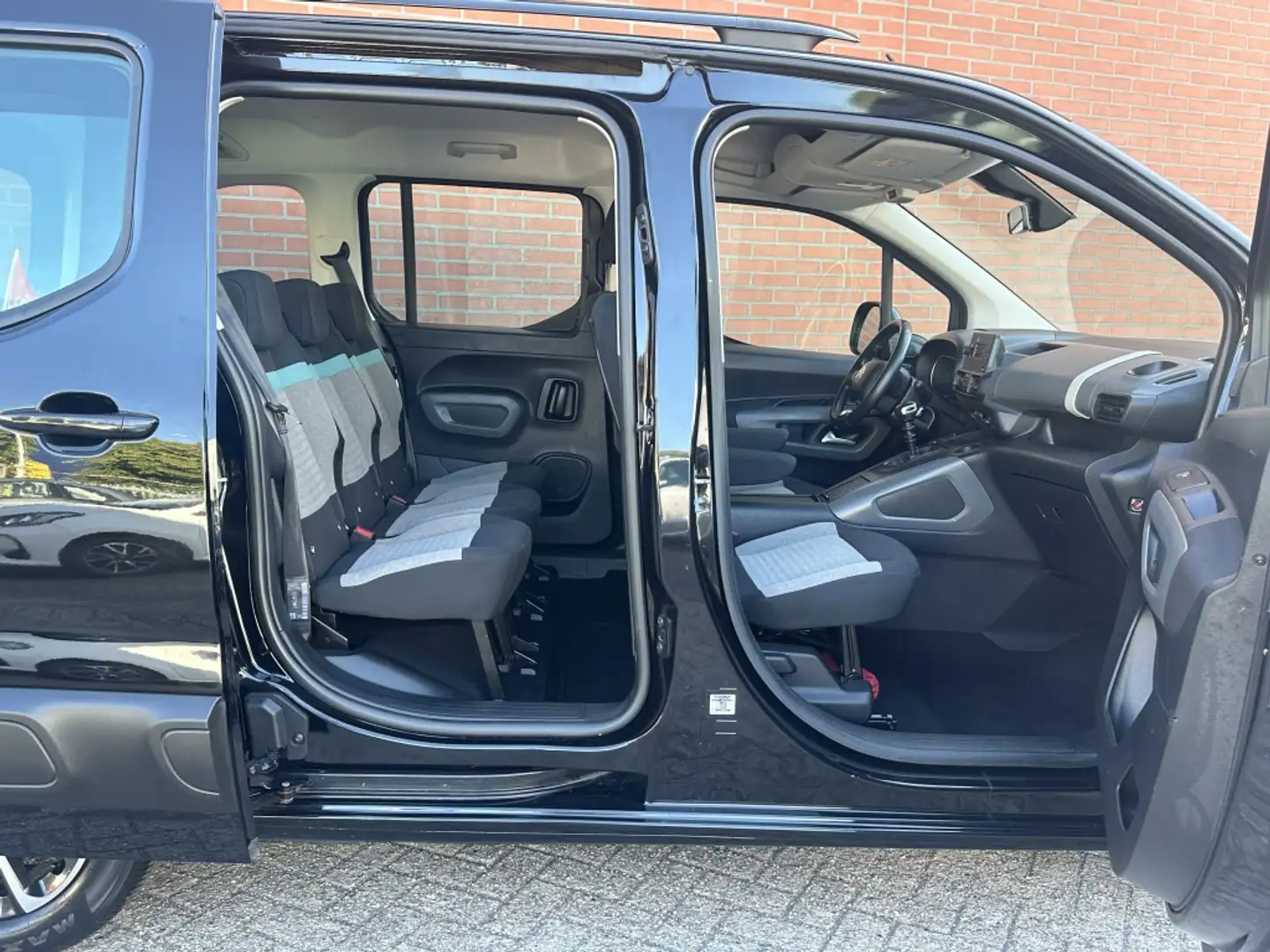 Citroen Berlingo 1.2 PureTech Feel Praktisch, Zuinig & Helemaal Gez Nero - 2