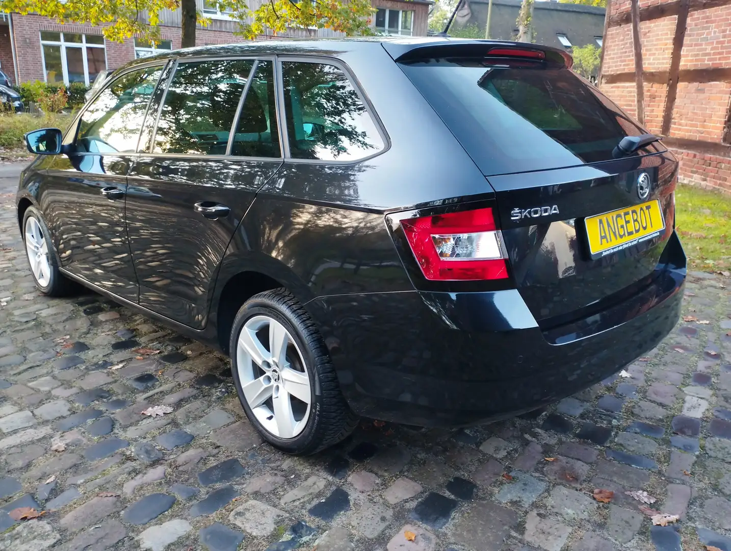 Skoda Fabia Joy 2.Hand TÜV neu *sehr gepflegt* Schwarz - 2