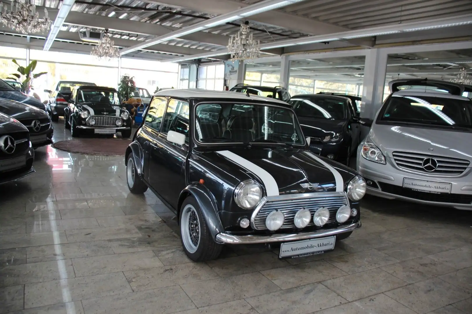 MINI 1300 Cooper 1300 Schwarz - 2