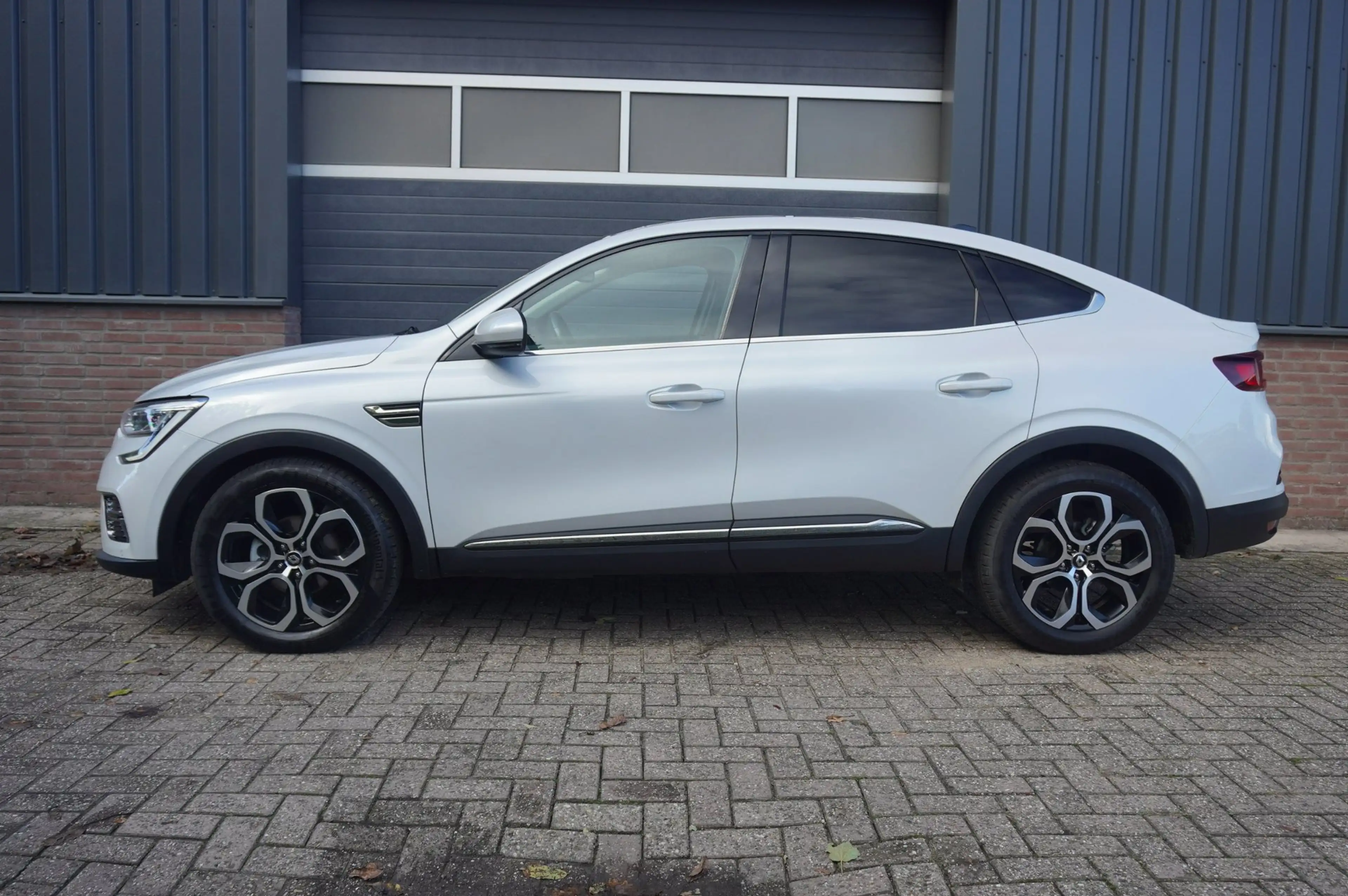 Renault Arkana 1.3 mild hybrid 160 techno / Schuifkanteldak / Car — photo 3