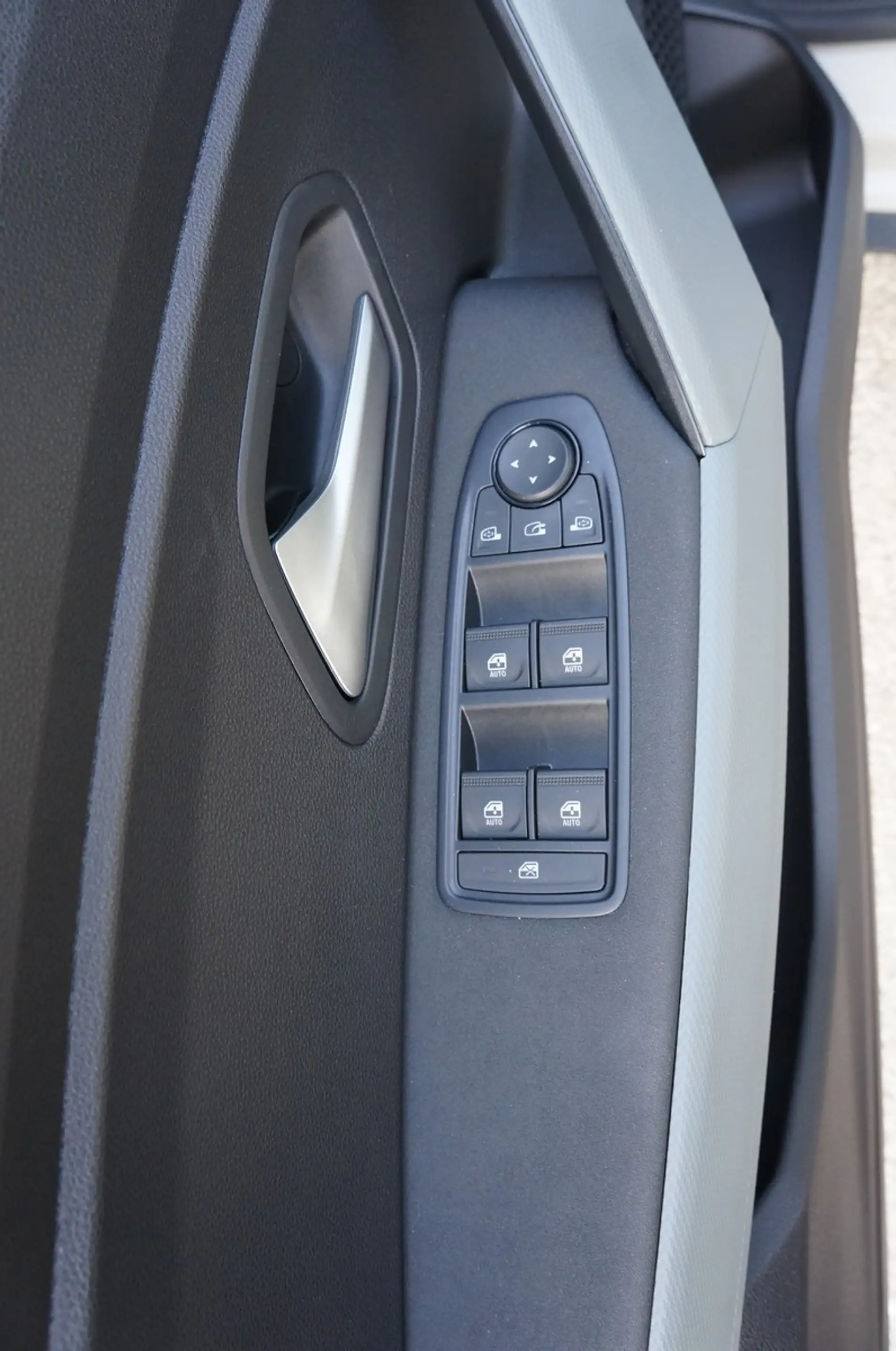 Dacia Duster III TCe150AUTOM*Journey+AHK NAVI+4 CAM+18Zoll+dopp — photo 21