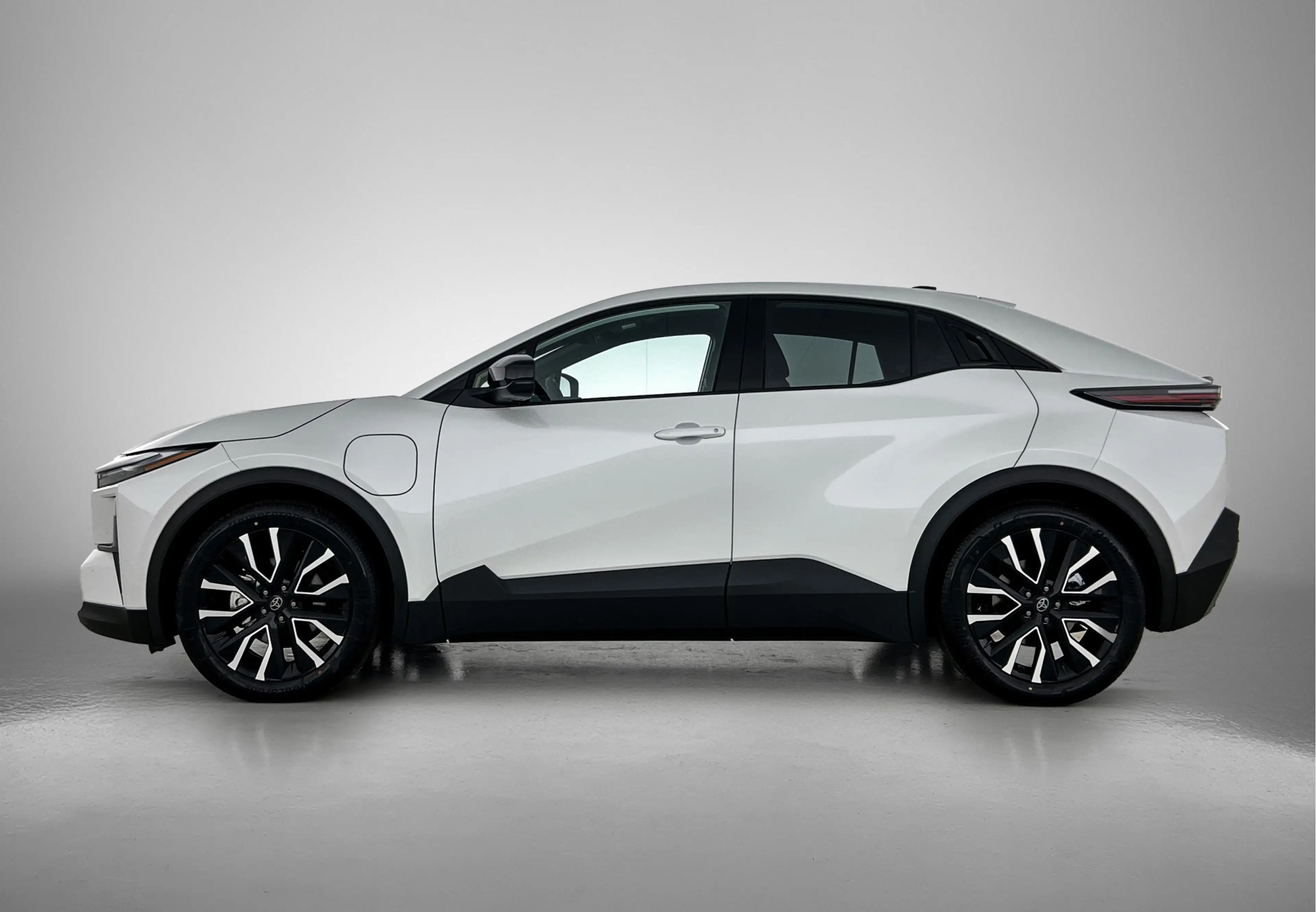 Toyota C-HR+ First Edition 77 kWh *EV-Deal* | Stoel en stuurwie — photo 4