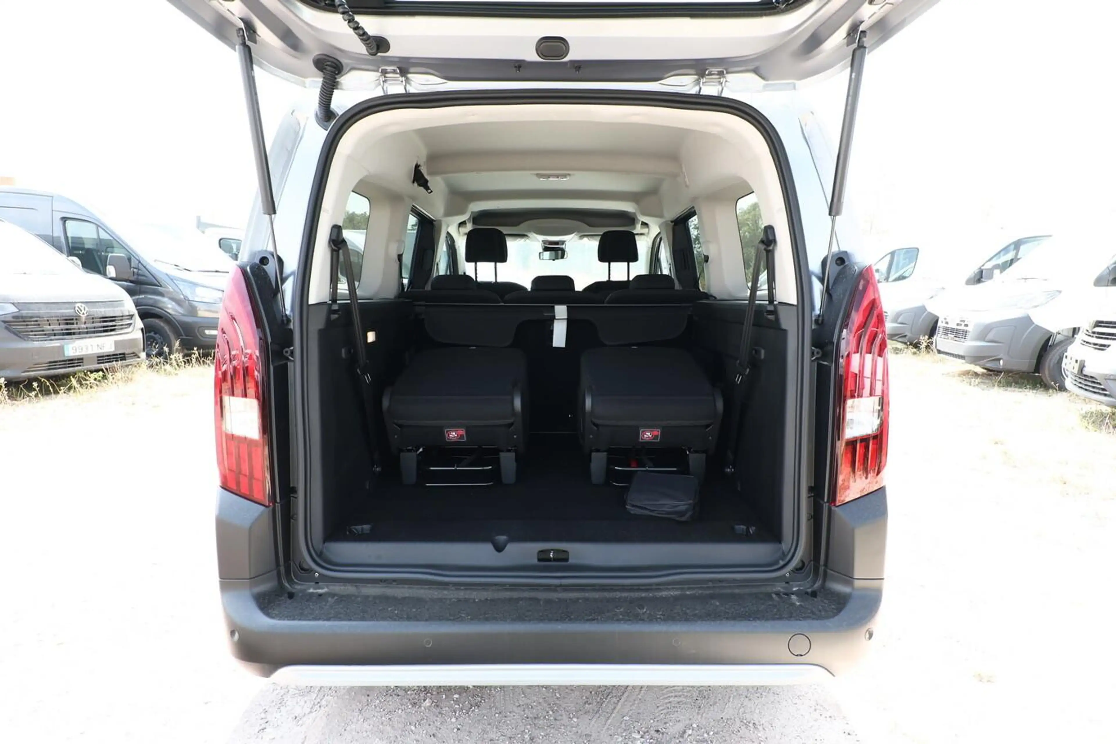 Peugeot Rifter M1 GT L2 7-S Keyl Nav Kam 2xPDC ACC BT 96 kW (1... — photo 11