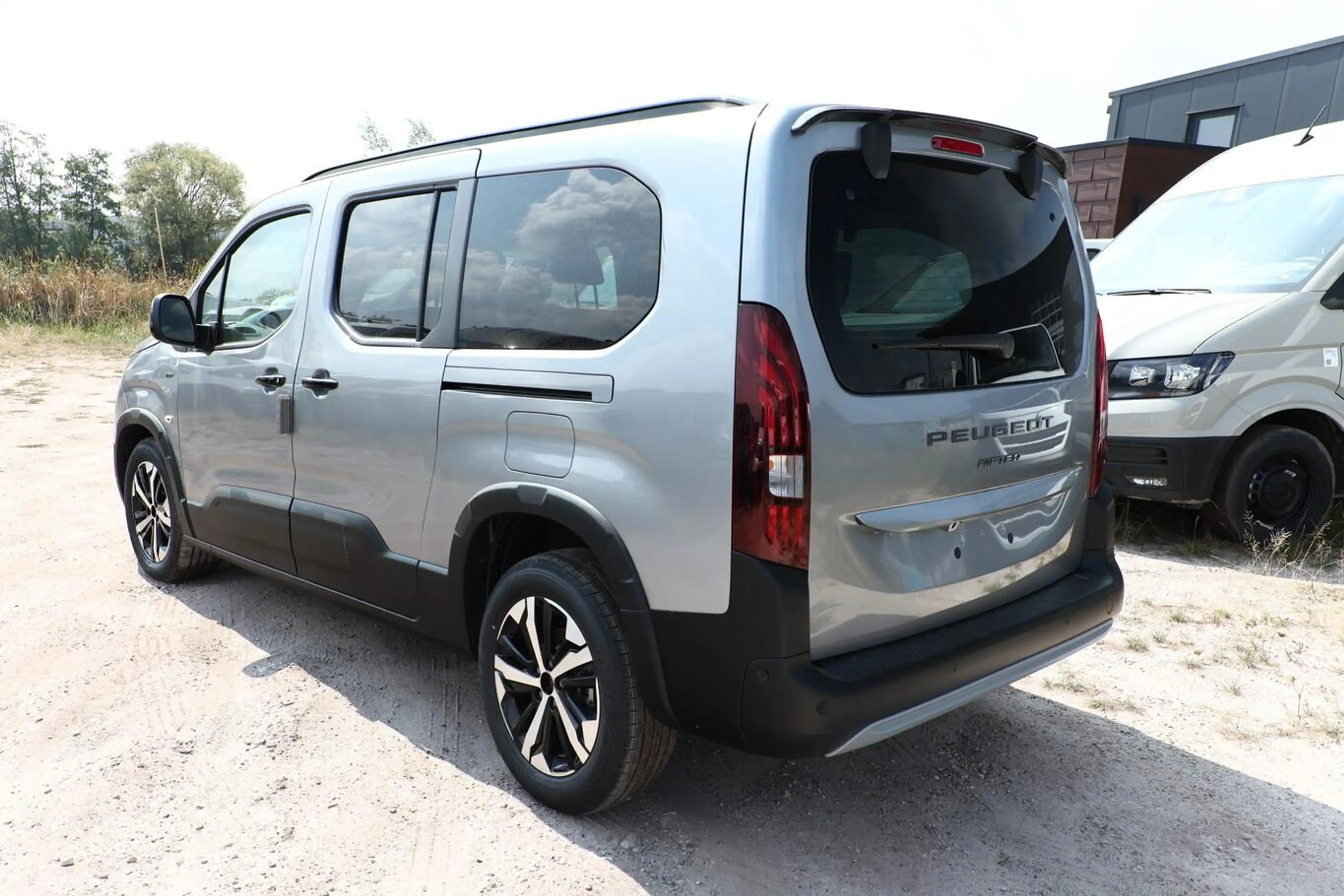 Peugeot Rifter M1 GT L2 7-S Keyl Nav Kam 2xPDC ACC BT 96 kW (1... — photo 4
