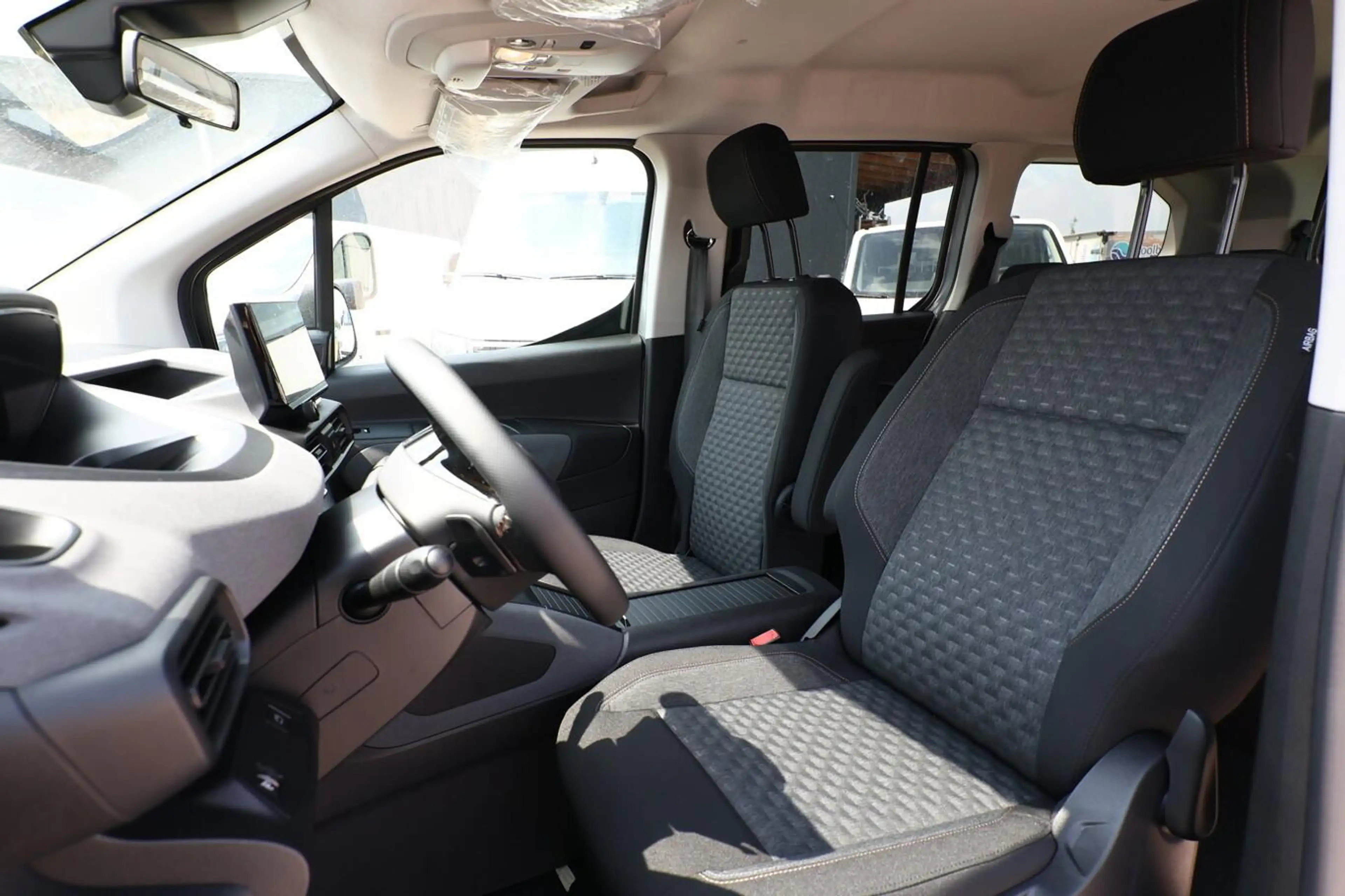 Peugeot Rifter M1 GT L2 7-S Keyl Nav Kam 2xPDC ACC BT 96 kW (1... — photo 6