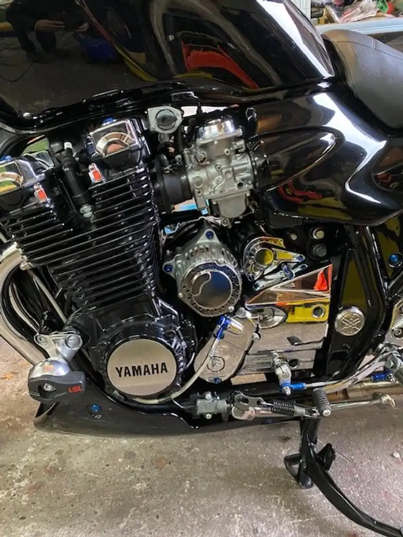 Yamaha XJR 1300 gepflegte XJR mit einigen Umbauten und wenig km Negro - 2