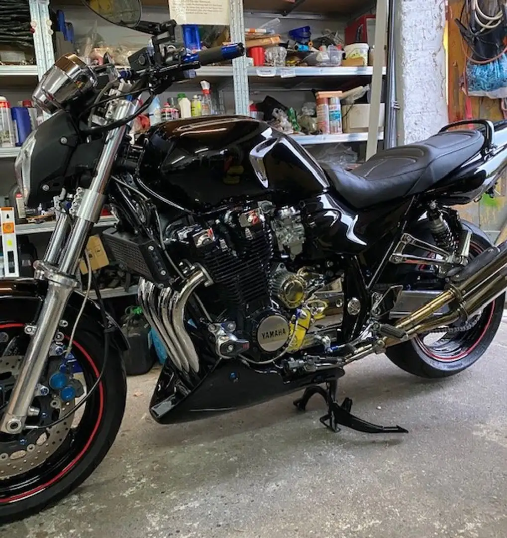 Yamaha XJR 1300 gepflegte XJR mit einigen Umbauten und wenig km Negro - 1