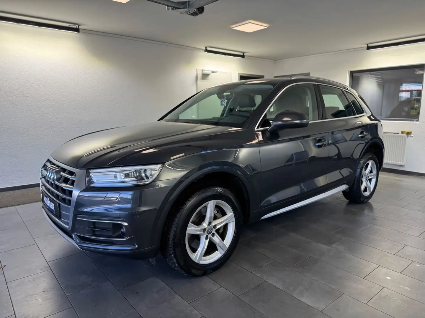 Audi Q5 40 TDI quattro *Kamera*Navi*Bi-Xenon* Grau - 2