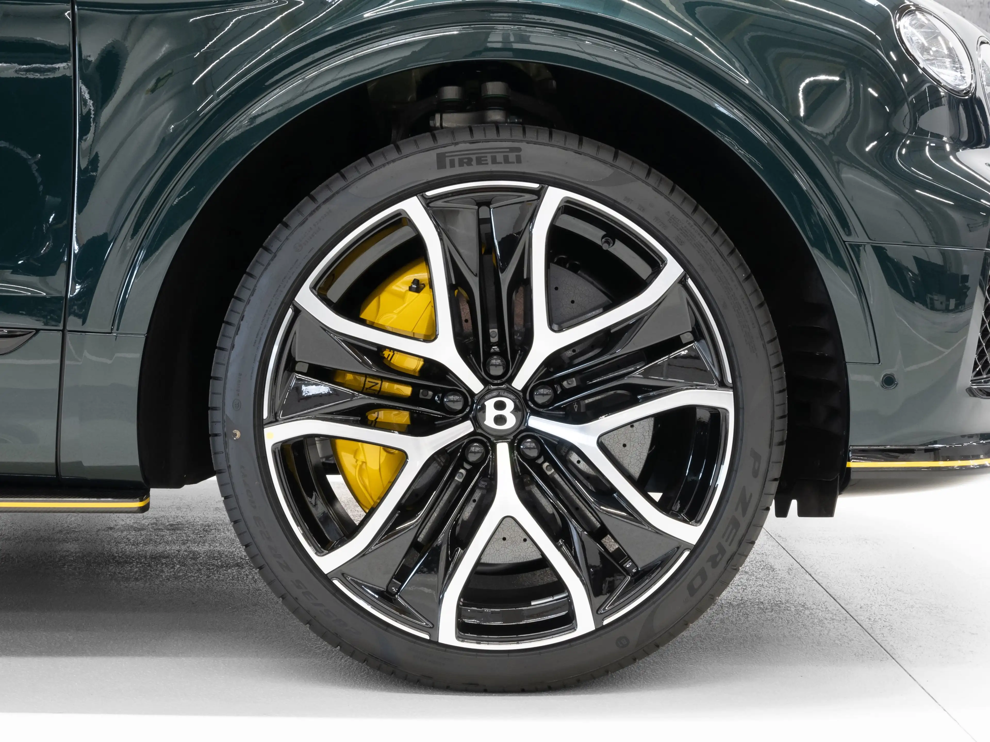 Bentley Bentayga Speed Akrapovic Exhaust, Parking Heater — photo 9