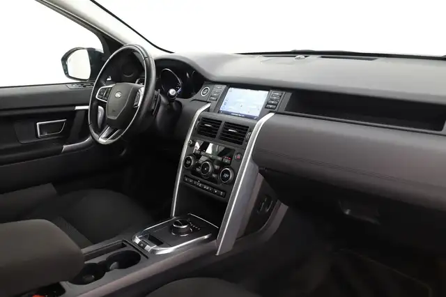 Land Rover Discovery Sport view 15