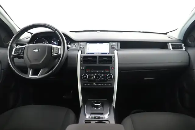 Land Rover Discovery Sport view 14