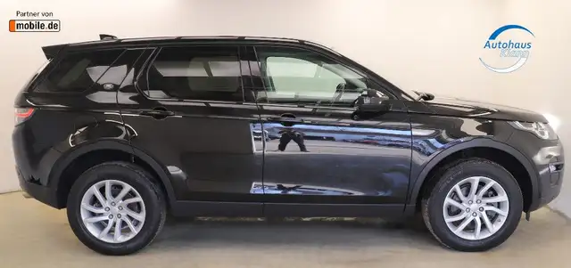 Land Rover Discovery Sport view 5
