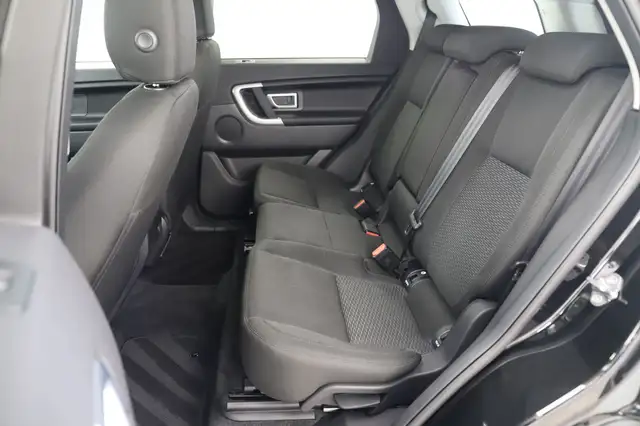 Land Rover Discovery Sport view 11