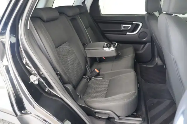 Land Rover Discovery Sport view 12