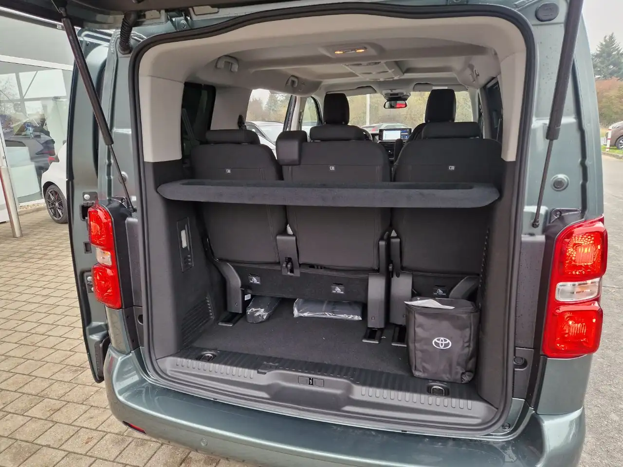 Toyota Proace Verso 2.2 D-4D L1 Teamplayer LED+Navi+SHZ 7