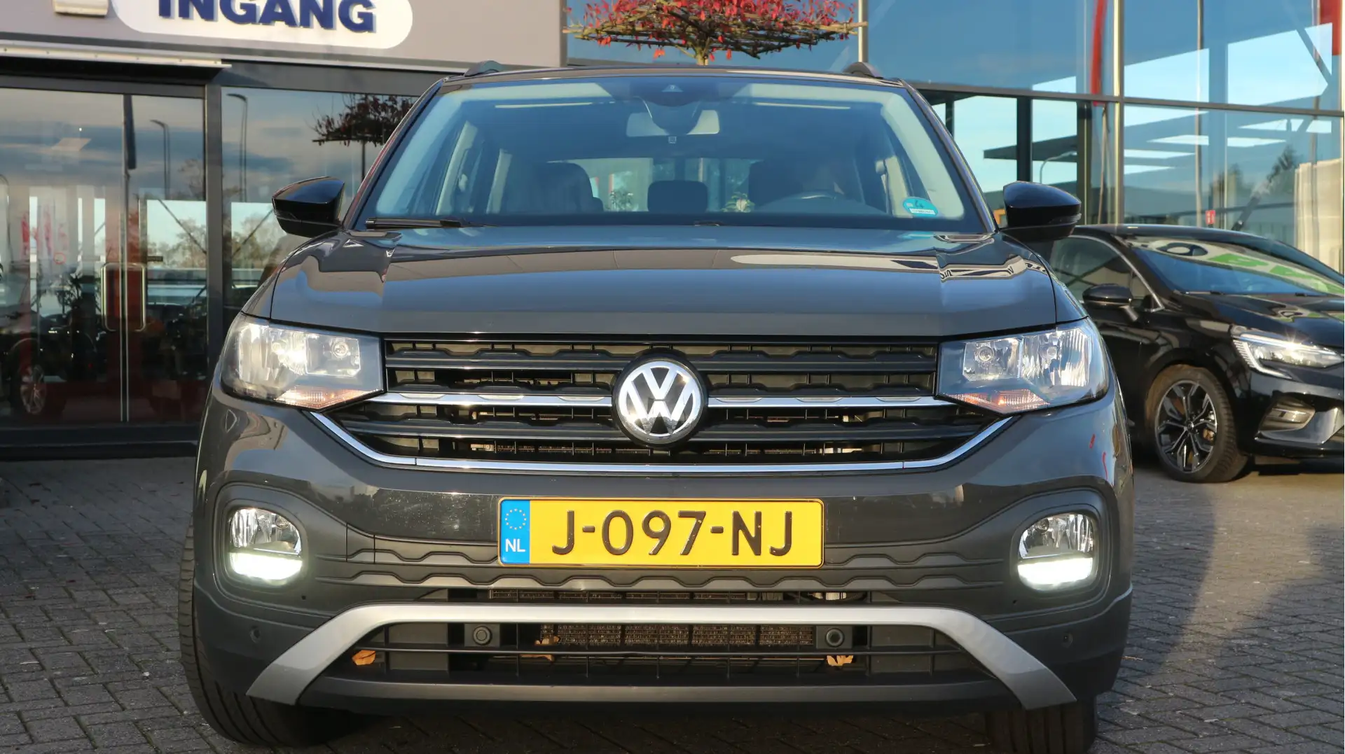 Volkswagen T-Cross 1.0 TSI Life DSG AUTOMATIC Gris - 2