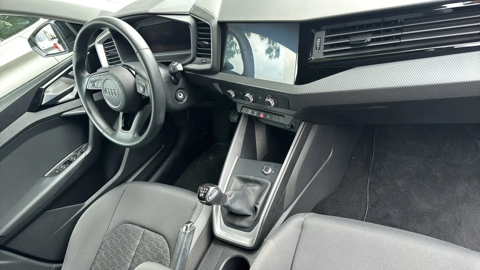 Audi A1 Sportback 25 TFSI Attraction (EU6AP) Gris - 2