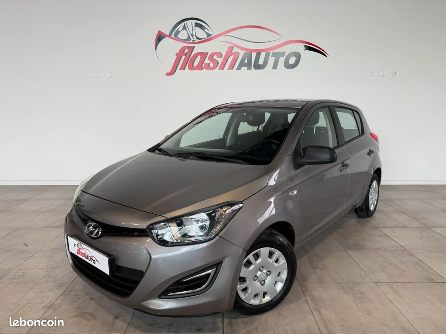 Hyundai i20 PHASE 2 1.1 CRDi 75cv-2014 Gris - 1