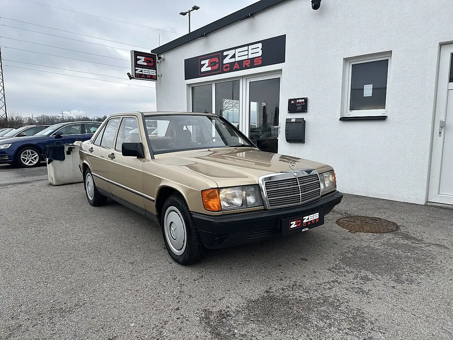 Mercedes-Benz 190 d Braun - 1