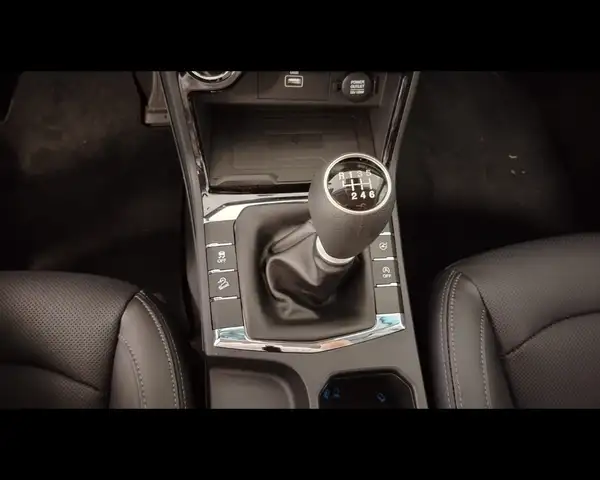 KGM Korando view 12