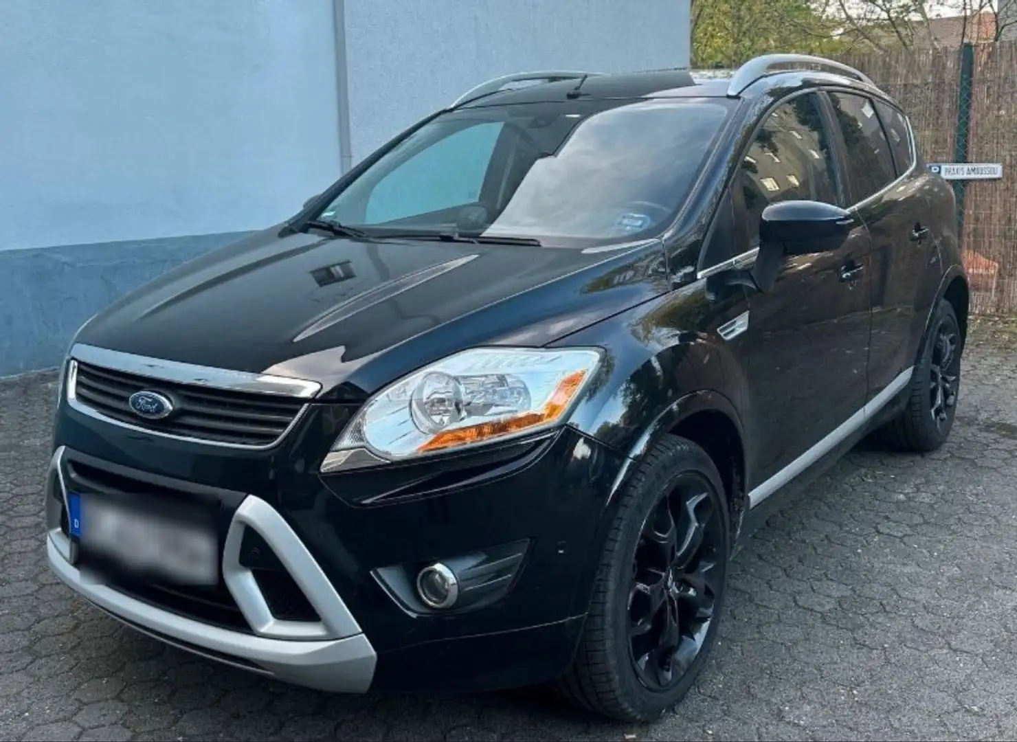 Ford Kuga 2.5 4x4 Titanium Schwarz - 1