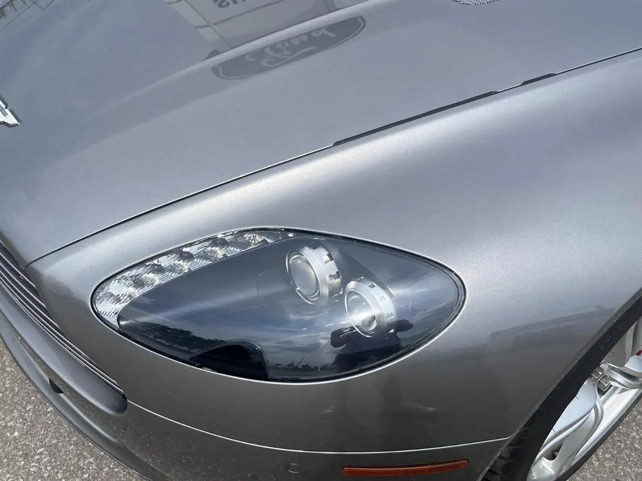 Aston Martin Vantage снимка Aston Martin Vantage