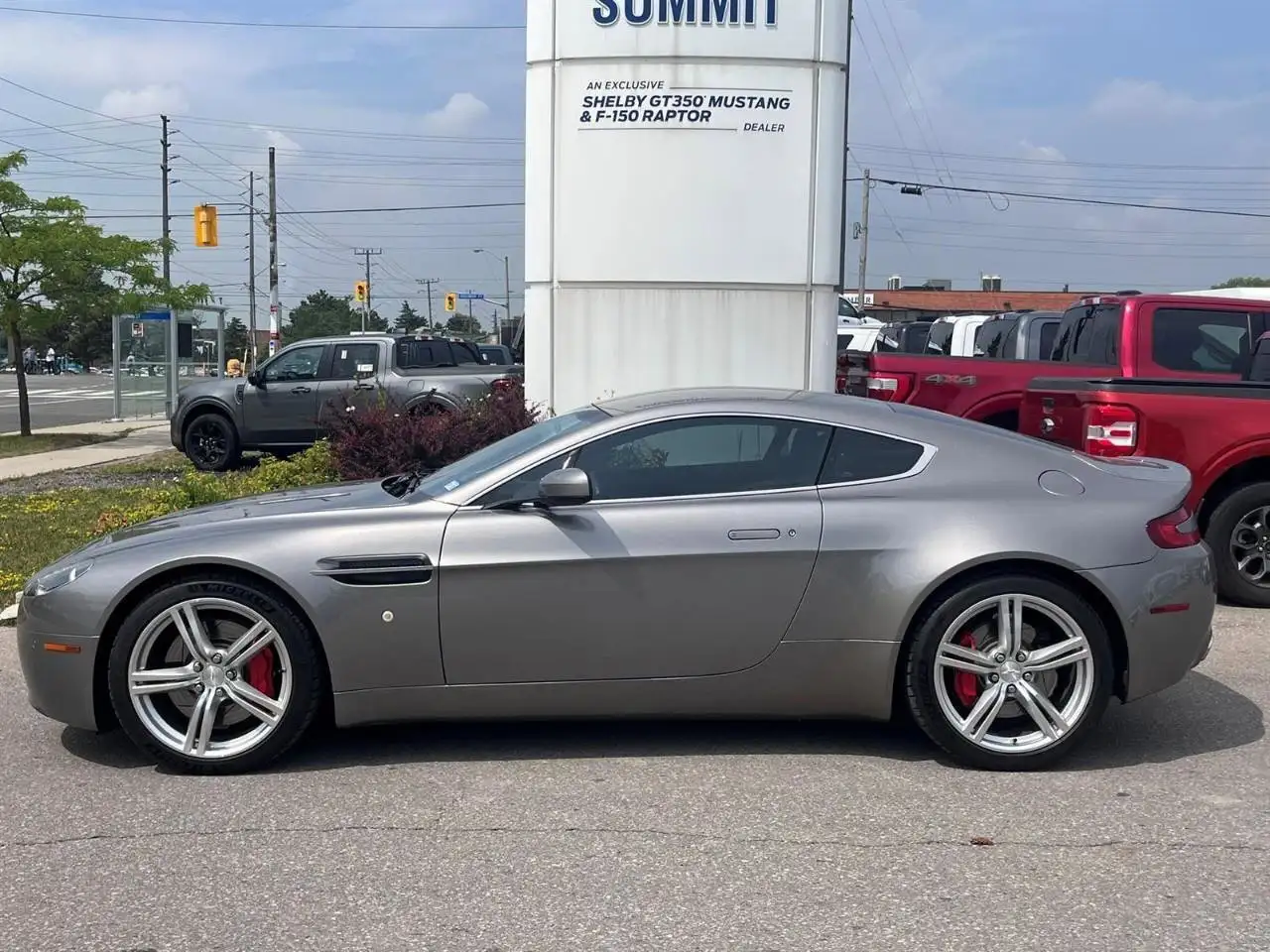 Aston Martin Vantage снимка Aston Martin Vantage