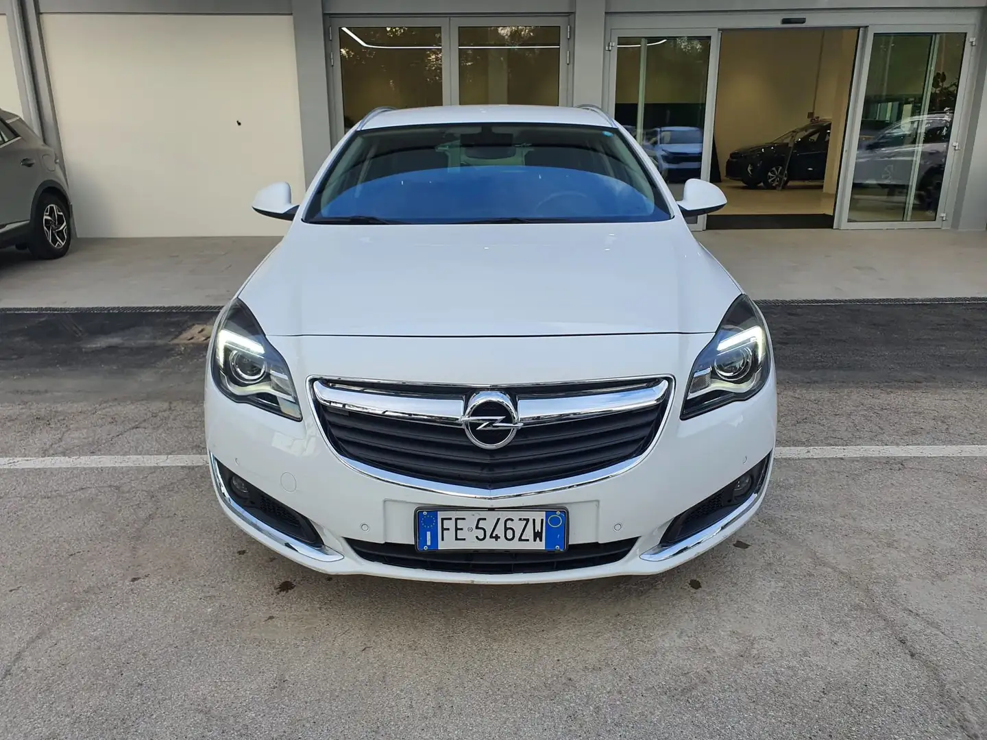 Opel Insignia 2.0 CDTI 170CV Sports Tourer aut. Cosmo Bianco - 2