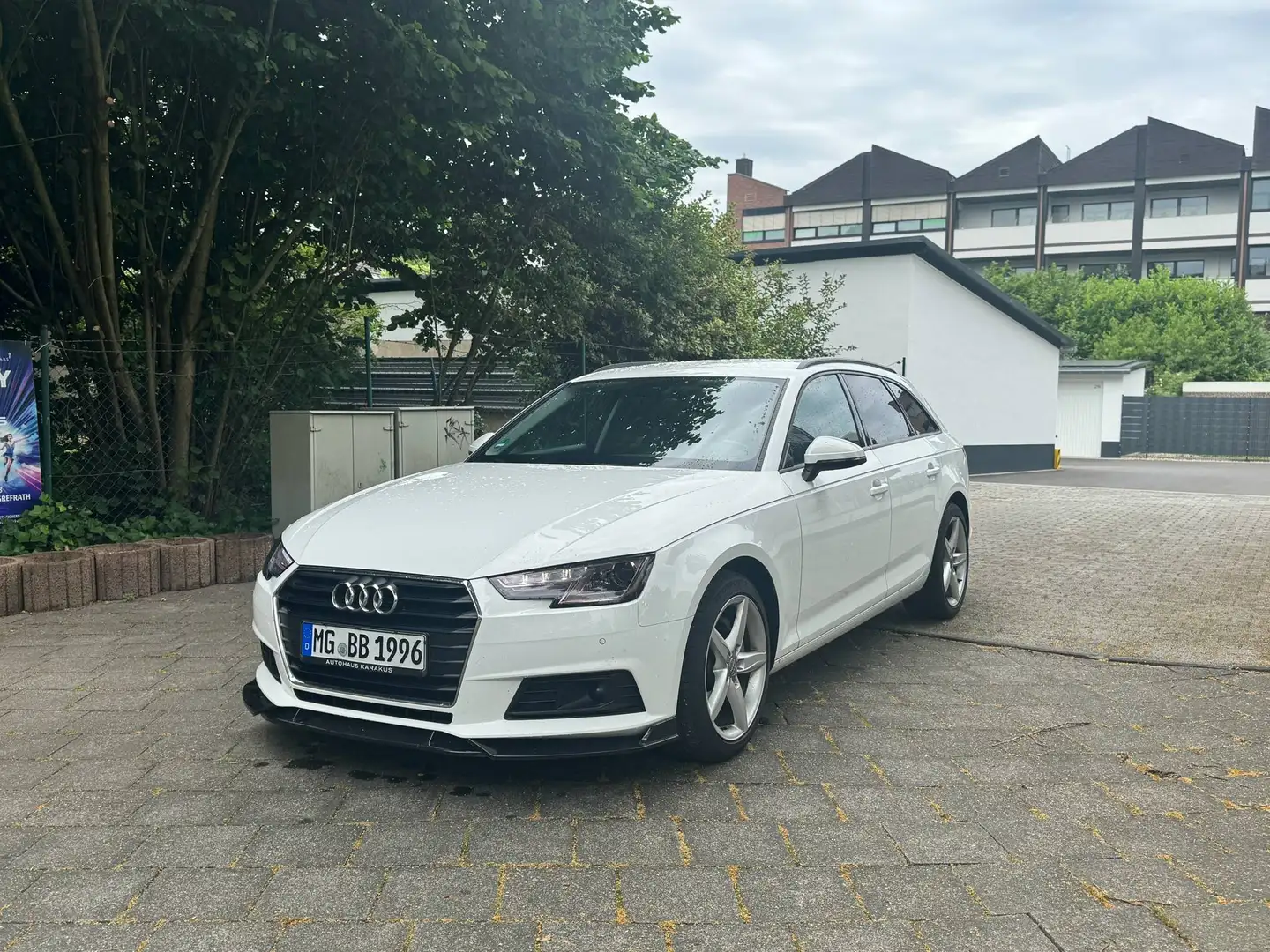 Audi A4 - 1