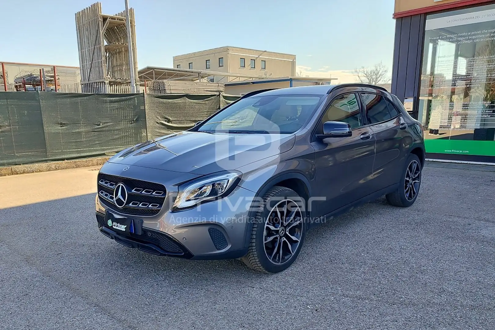 Mercedes-Benz GLA 200 GLA 200 d Automatic 4Matic Business Extra Argento - 1