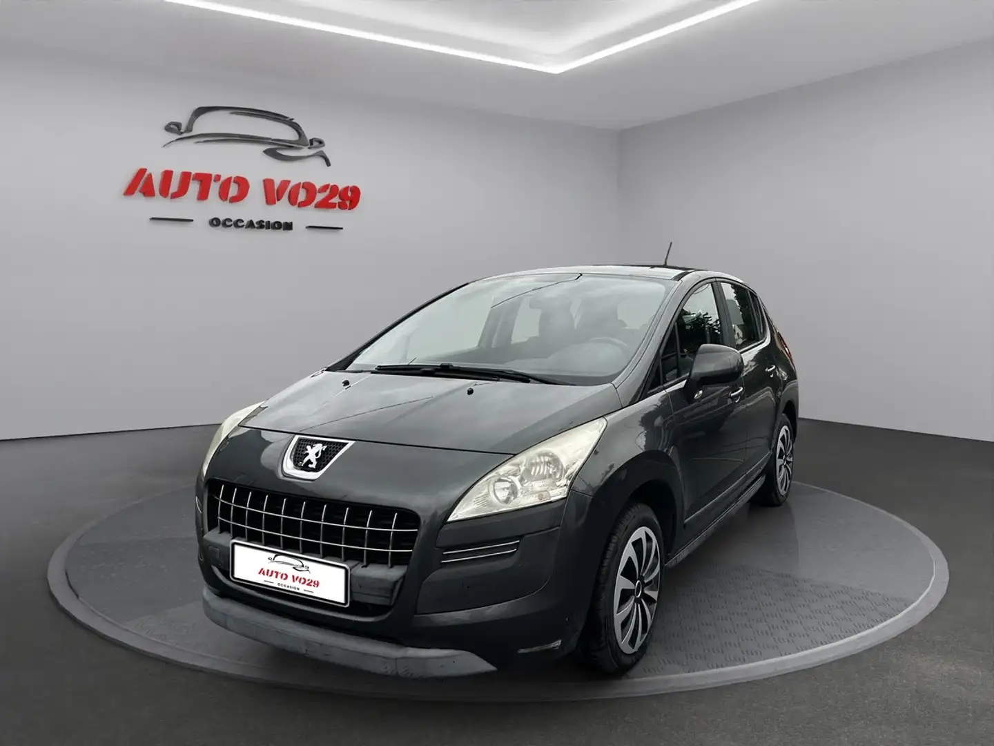Peugeot 3008 1.6 HDI 110 Gris - 1