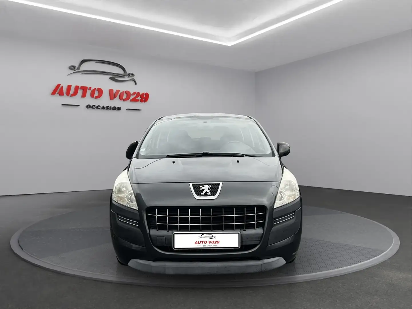 Peugeot 3008 1.6 HDI 110 Gris - 2