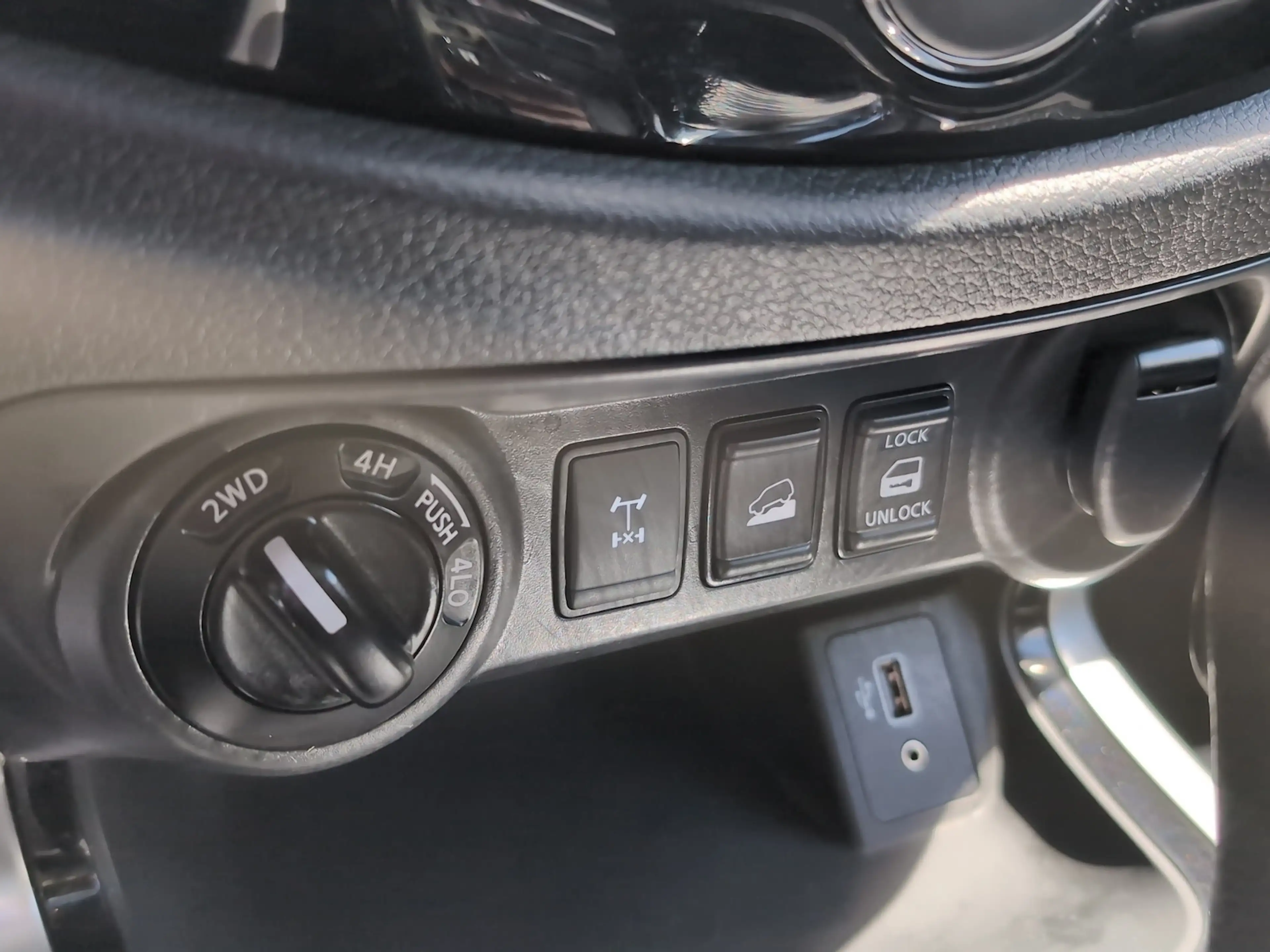 Nissan NP300 N-Guard Double Cab*Diff-Sperre*LED* — photo 10