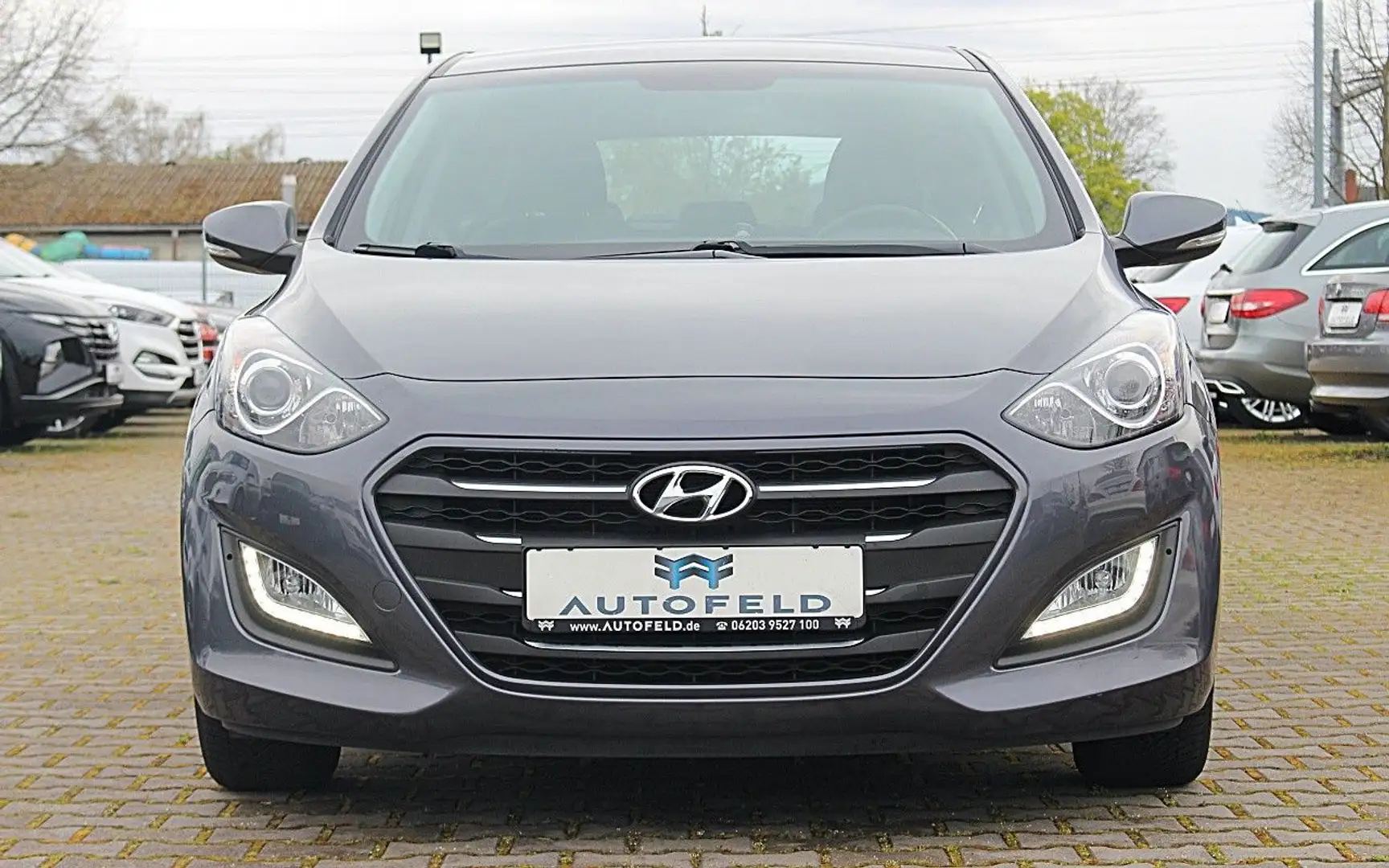 Hyundai i30 1.6 GDI/VOLL SHEFT/KLIMA/SHZ/PDC/TEMP/ Grigio - 2