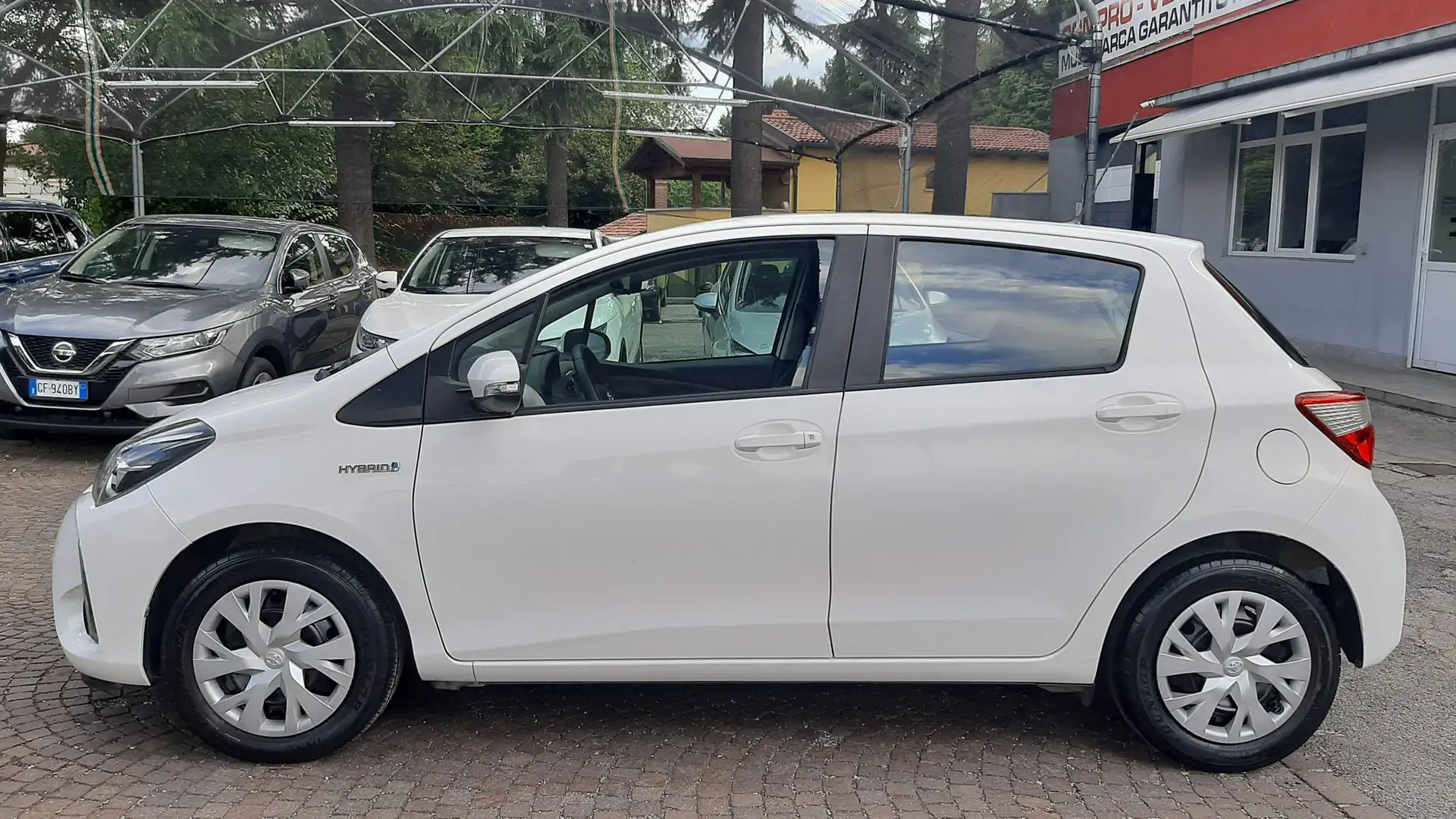 Toyota Yaris 5p 1.5h Km. 15000 Bianco - 2