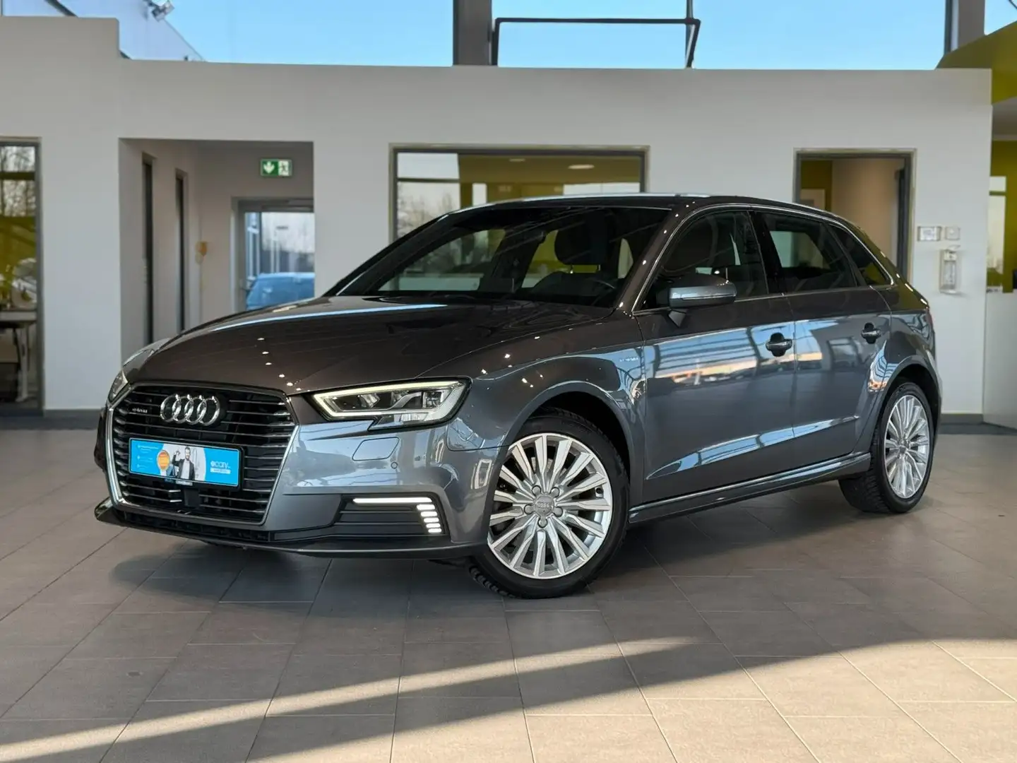 Audi A3 Sportback e-tron sport*Navi*Tempo*LED*SHZ*PDC Szürke - 1
