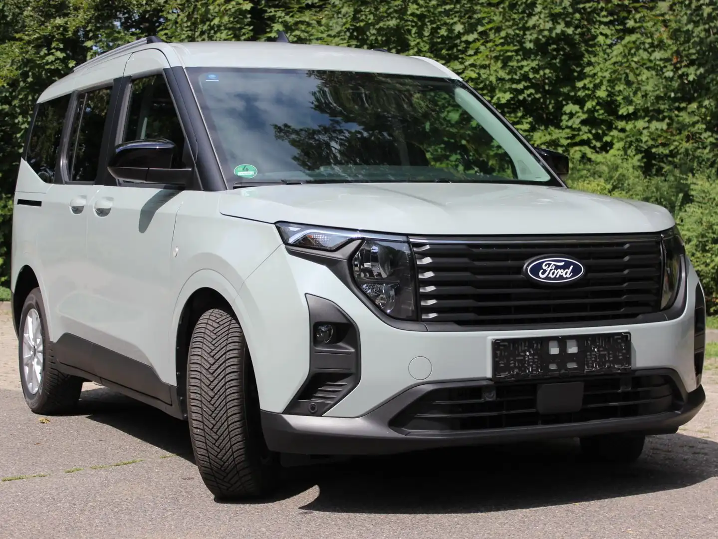 Ford Tourneo Courier Tourneo Courier 1.0 EcoBoost Aut. TITANIUM Szürke - 2