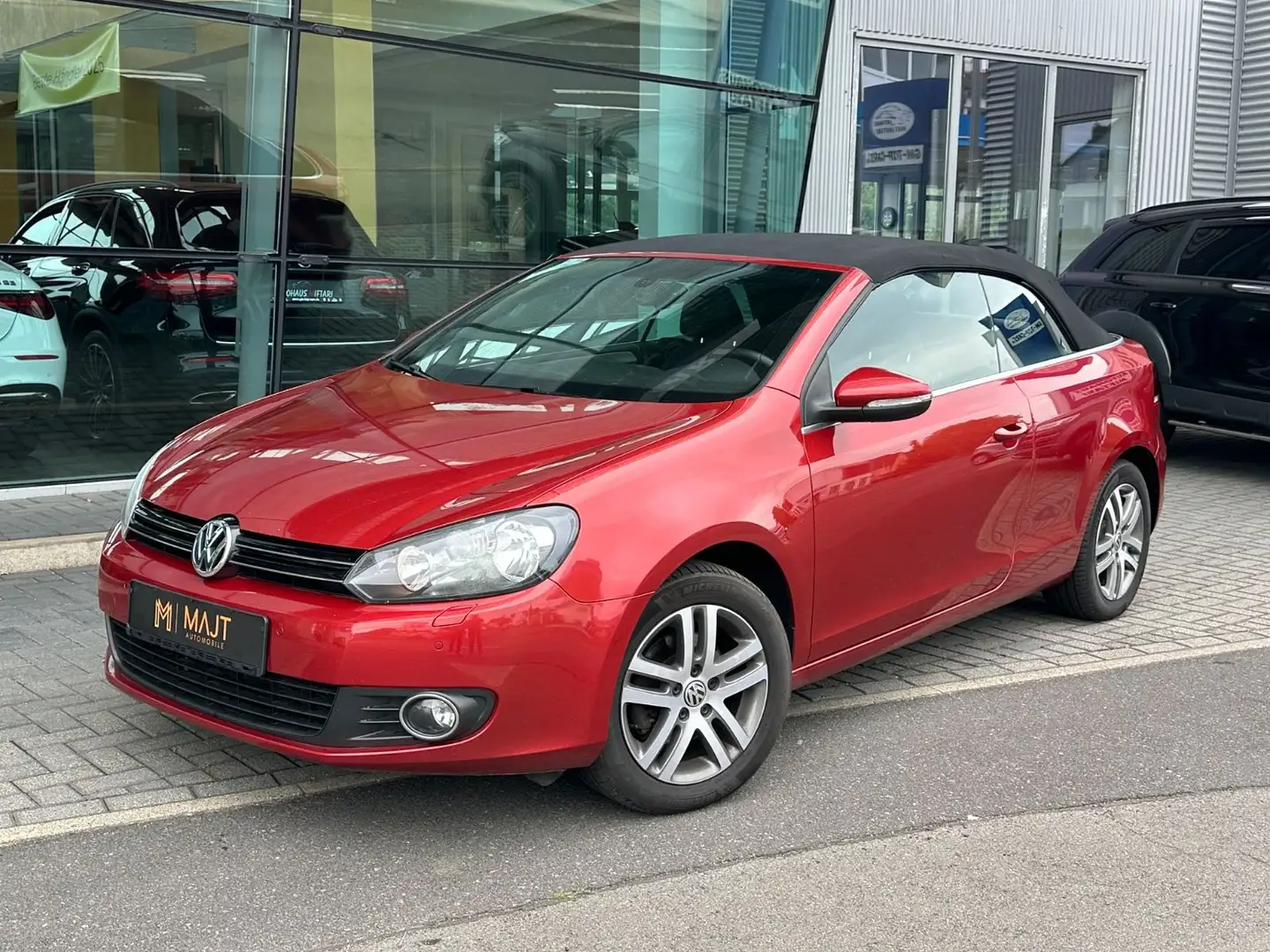 Volkswagen Golf VI Cabriolet Xenon Navi SHZ PDC Tempo AHK Rot - 1