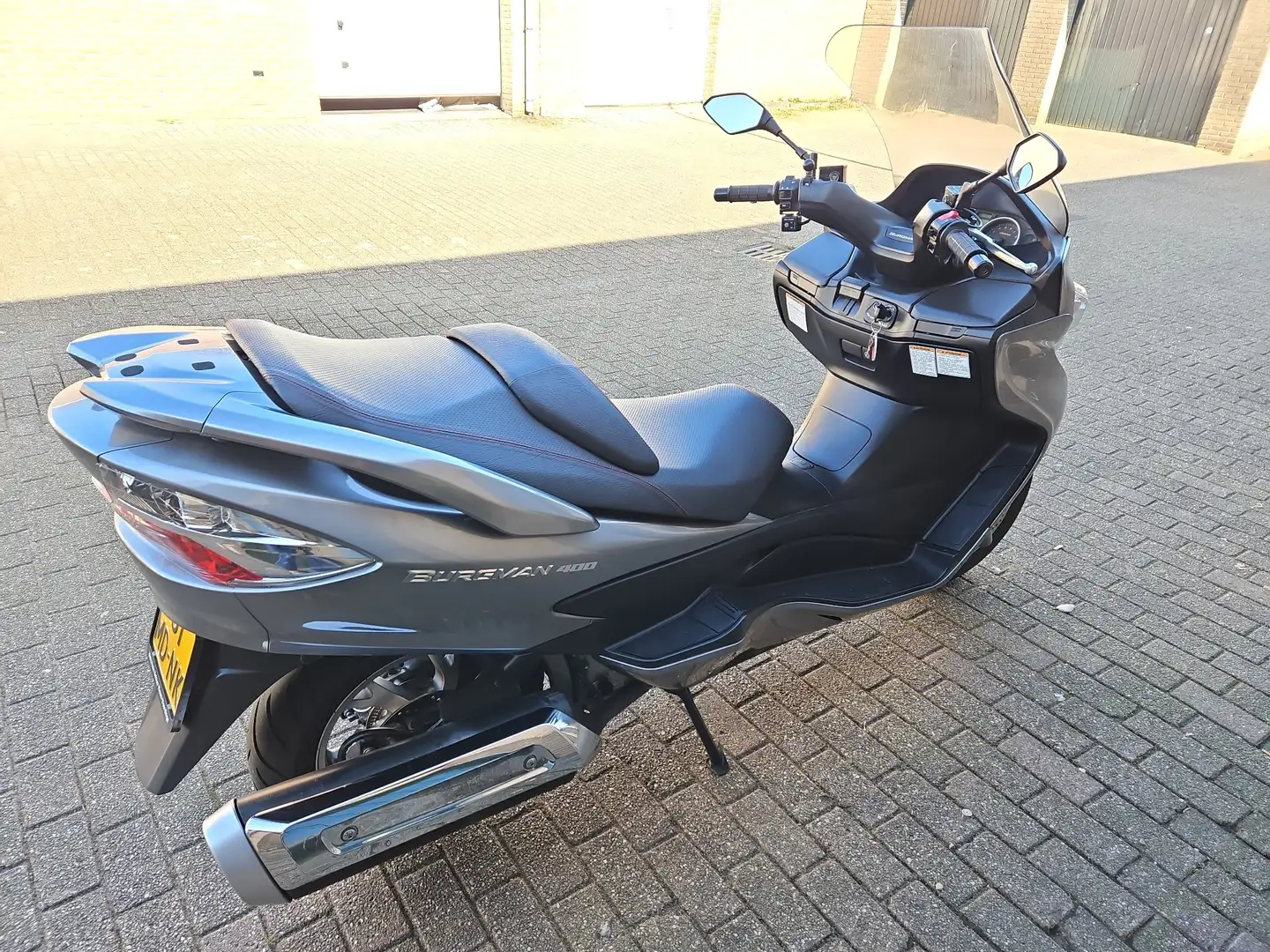 Suzuki Burgman 400 Zilver - 2