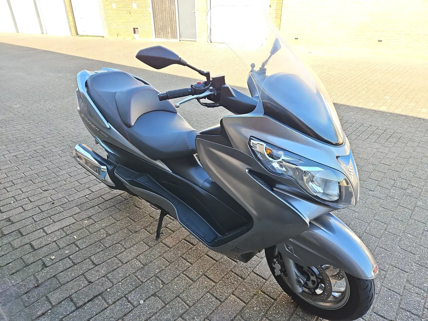 Suzuki Burgman 400 Zilver - 1