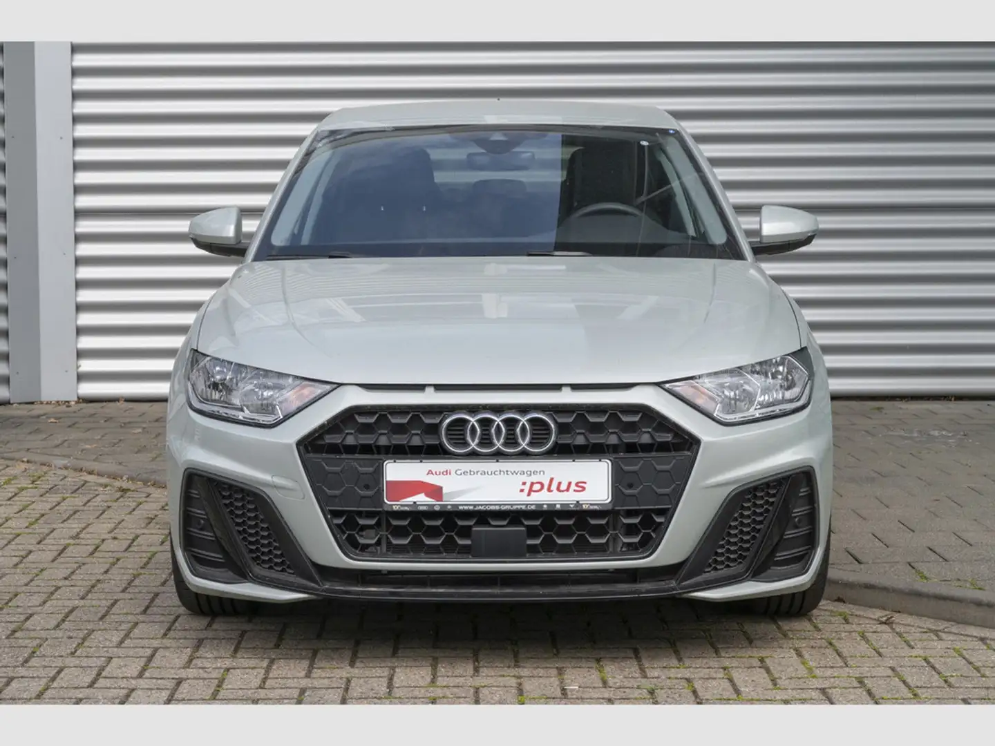 Audi A1 Sportback S line 25 TFSI Black+*SHZ*Tempomat Silber - 2