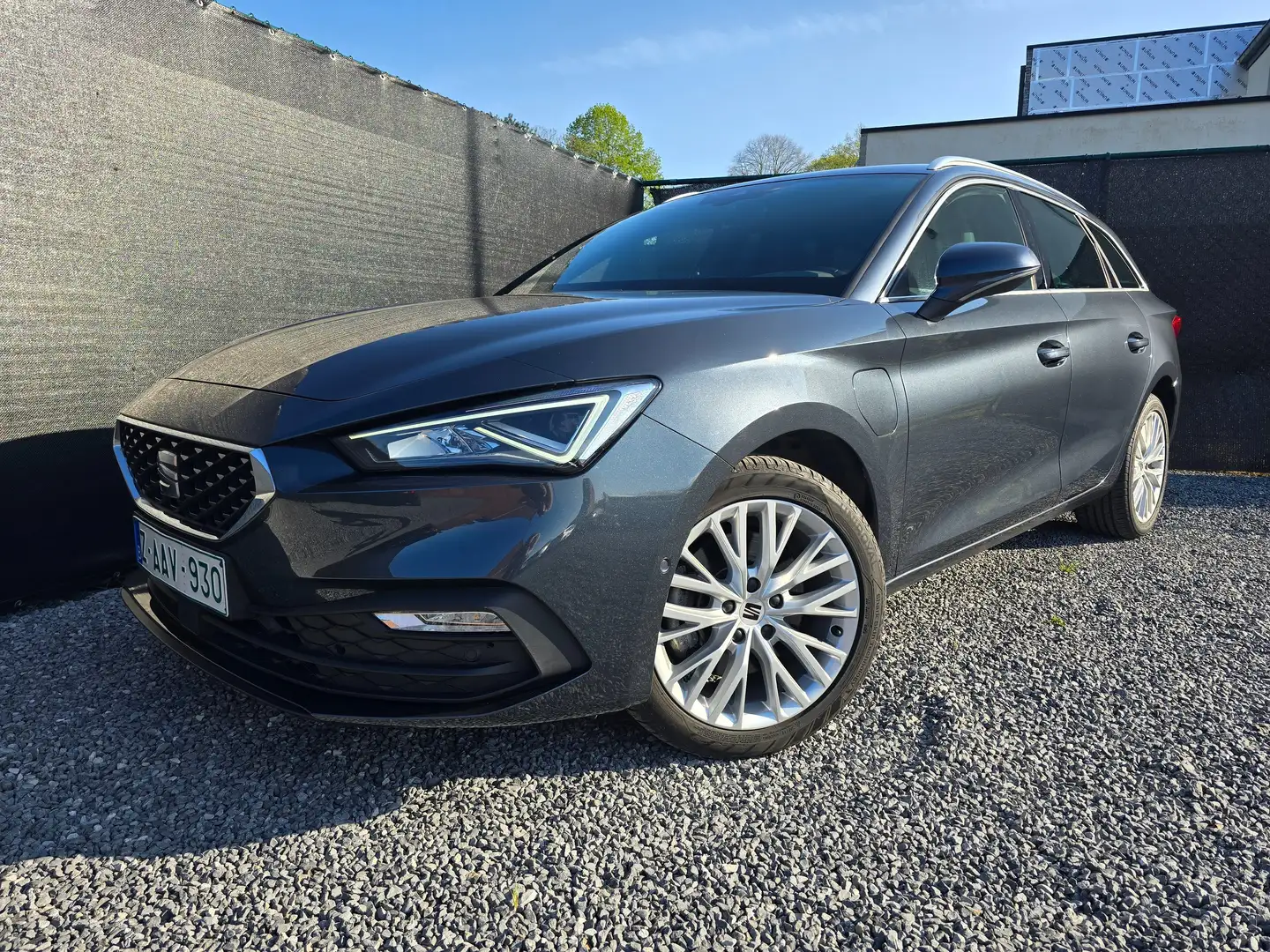 SEAT Leon Leon Sportstourer 1.4 e-Hybrid DSG 36500 kms!! Grau - 1