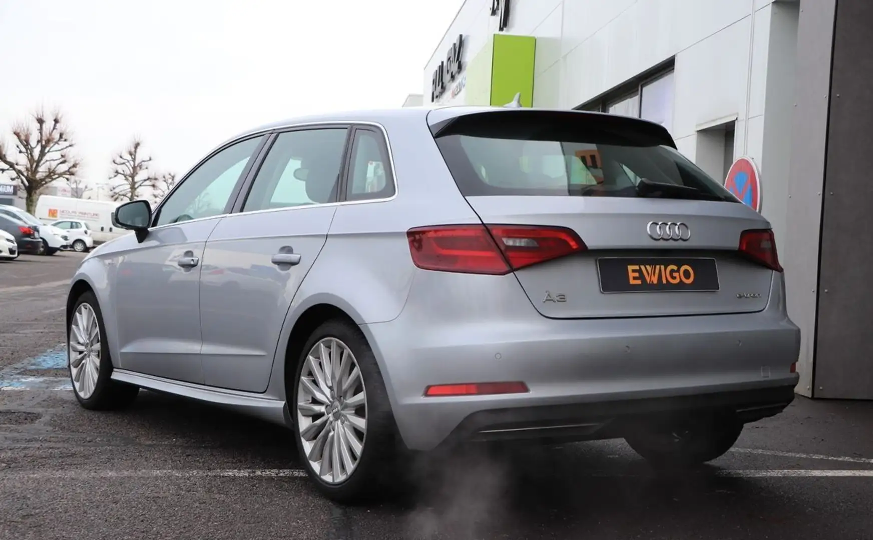 Audi A3 1.4 tfsi e-tron 204ch bva toit ouvrant camera sono bang olufsen keyless Grau - 2