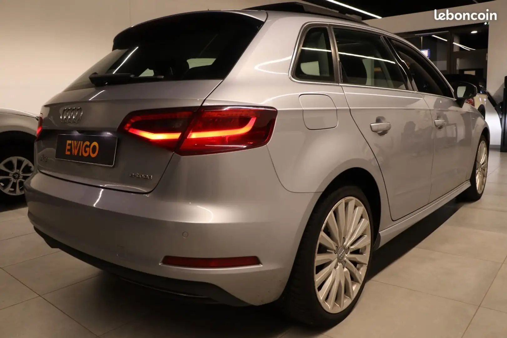 Audi A3 1.4 tfsi e-tron 204ch bva- camera de recul -toit ouvrant panoramique Gris - 2